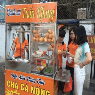 Cần tuyển NV bán bánh mì chả cá Tuấn Khang