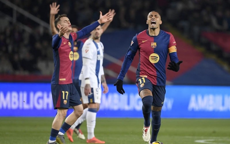 Barca làm chủ trận đấu nhưng không thể ghi bàn