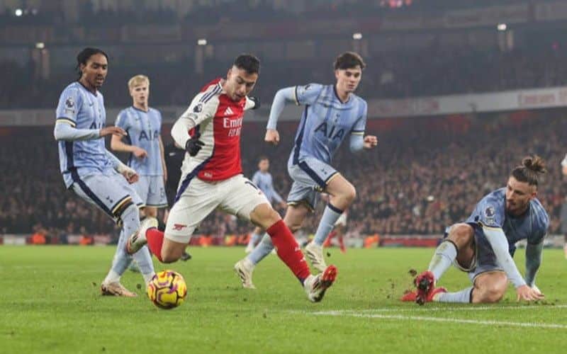 Hiệp hai: Arsenal bảo toàn lợi thế