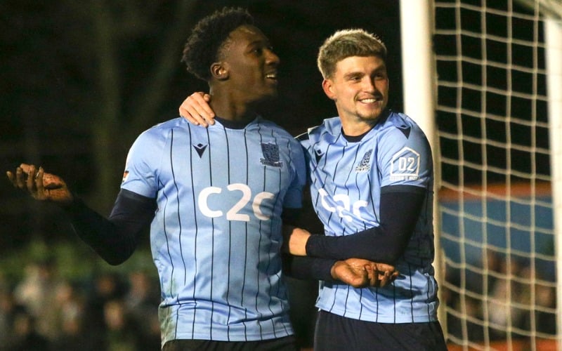 Braintree vs Southend cống hiến một màn trình diễn hấp dẫn