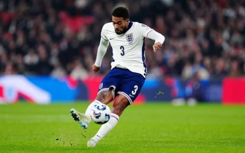 Hiệp một: Siêu phẩm đá phạt của Reece James